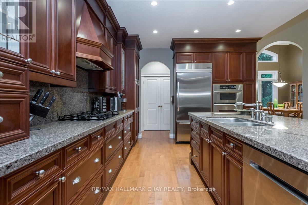 5 Timber Court, Springwater, Ontario  L0L 0H7 - Photo 10 - S12752516