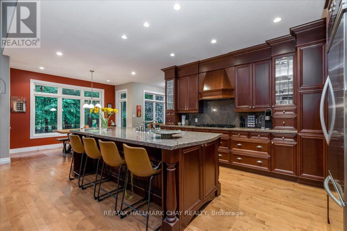 5 Timber Court, Springwater, Ontario  L0L 0H7 - Photo 11 - S12752516