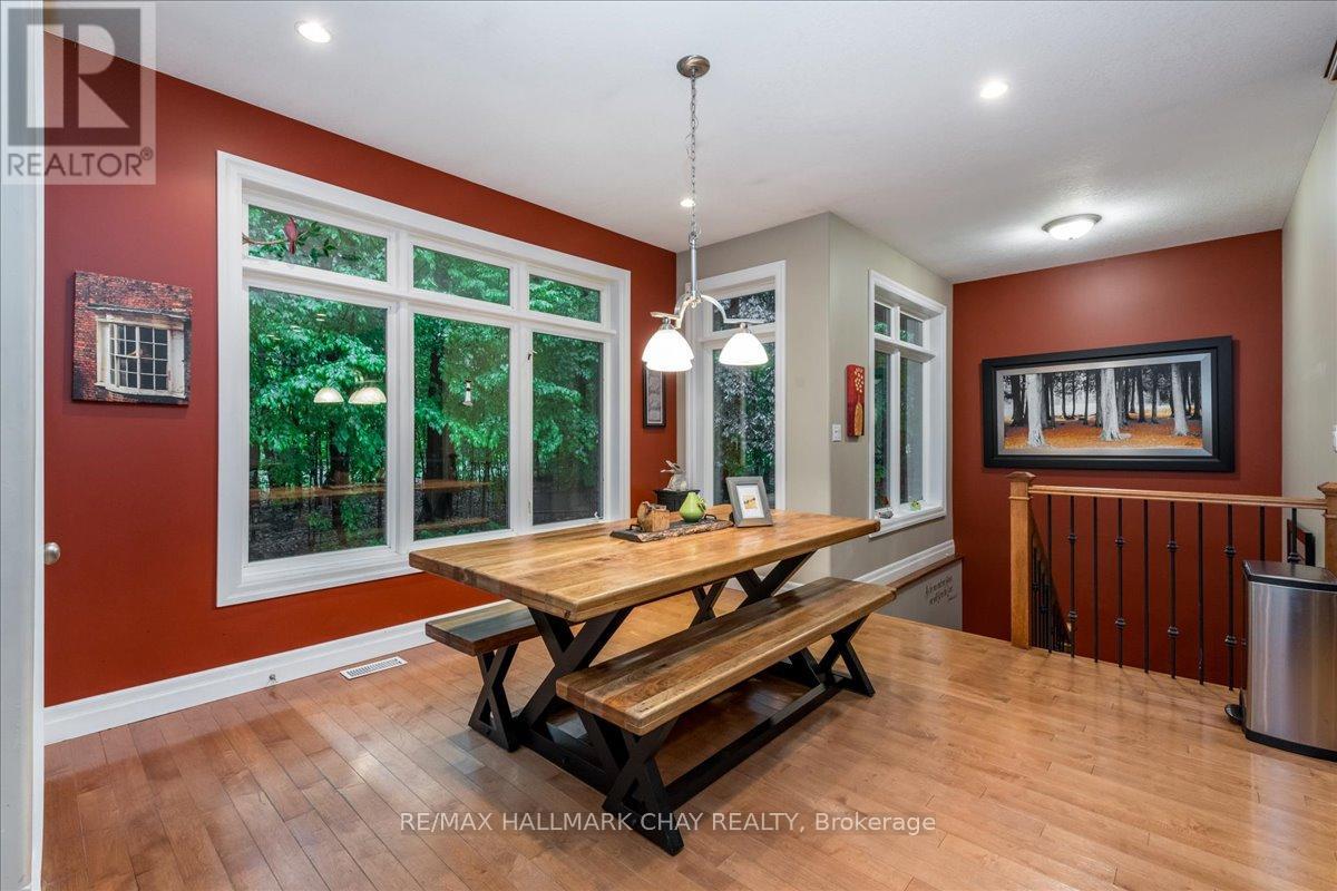 5 Timber Court, Springwater, Ontario  L0L 0H7 - Photo 12 - S12752516