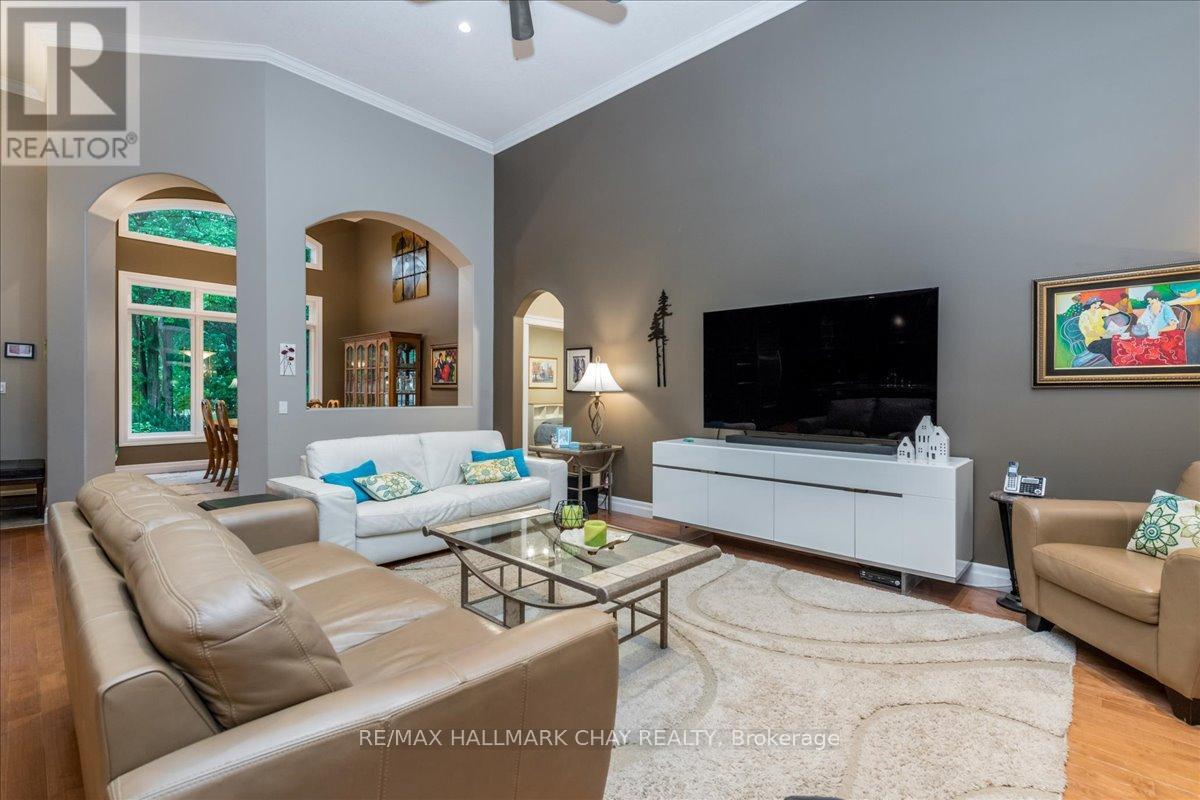 5 Timber Court, Springwater, Ontario  L0L 0H7 - Photo 5 - S12752516