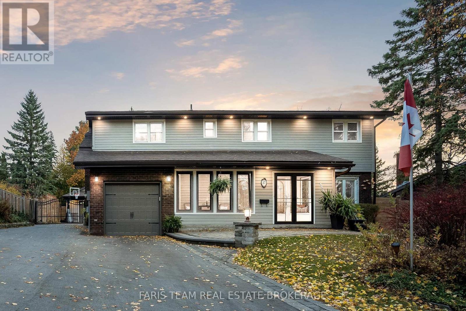 27 Garrett Crescent, Barrie, Ontario  L4M 5K7 - Photo 3 - S12752540