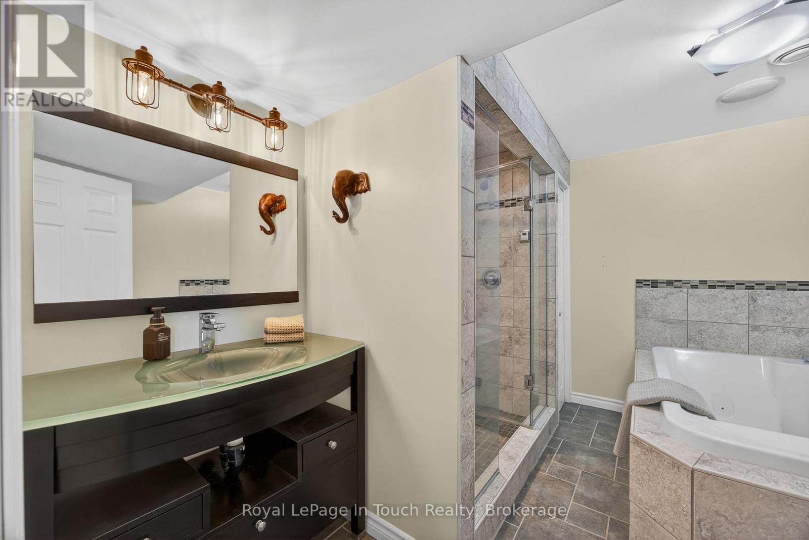 39 St. Laurent Boulevard, Tiny, Ontario  L9M 1R3 - Photo 18 - S12752788