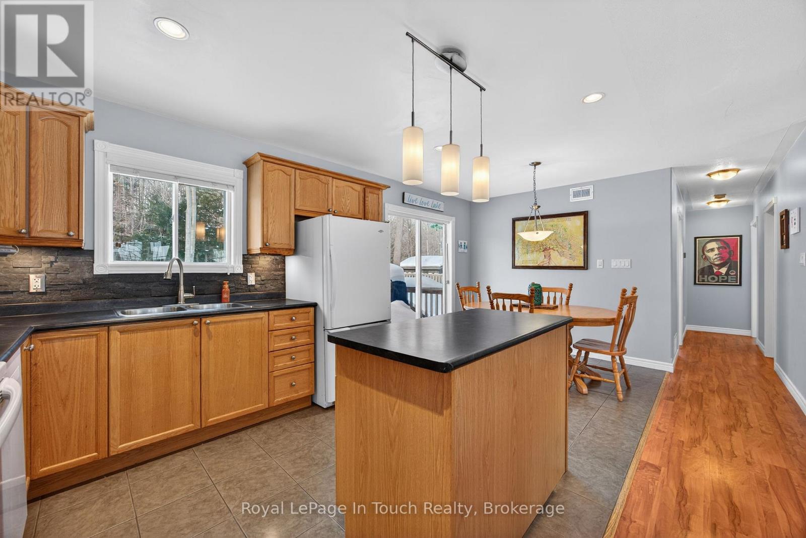 39 St. Laurent Boulevard, Tiny, Ontario  L9M 1R3 - Photo 7 - S12752788