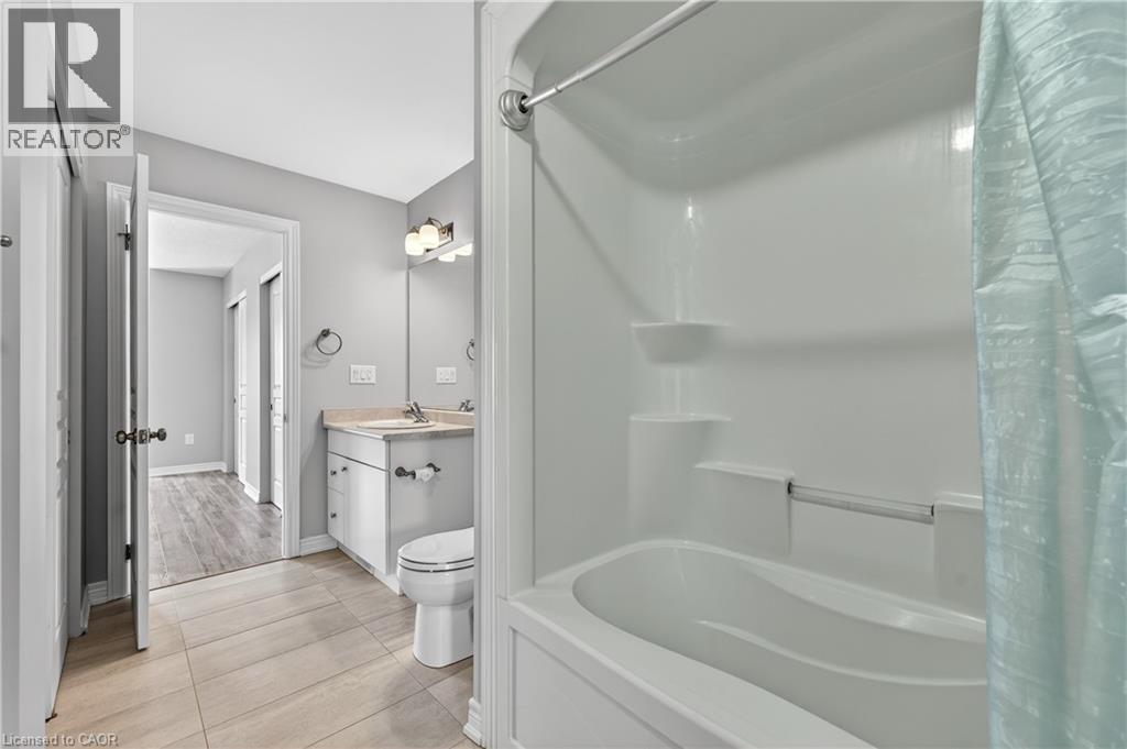 7768 Ascot Circle Unit# 15, Niagara Falls, Ontario  L2H 3P9 - Photo 13 - 40801679