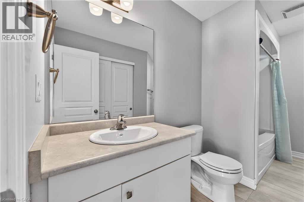 7768 Ascot Circle Unit# 15, Niagara Falls, Ontario  L2H 3P9 - Photo 14 - 40801679