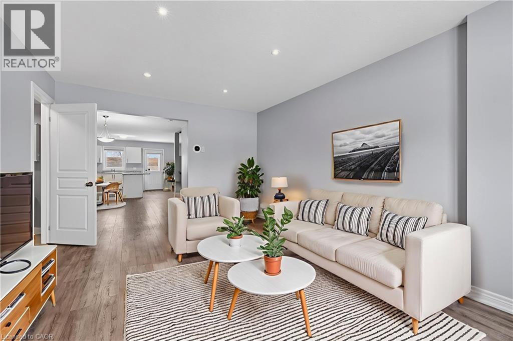 7768 Ascot Circle Unit# 15, Niagara Falls, Ontario  L2H 3P9 - Photo 3 - 40801679