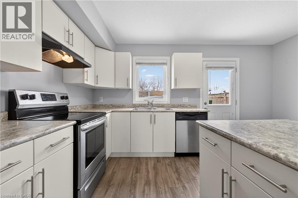 7768 Ascot Circle Unit# 15, Niagara Falls, Ontario  L2H 3P9 - Photo 7 - 40801679