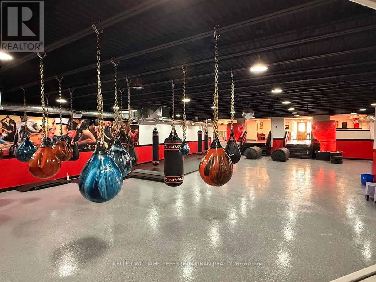 2261 Dundas Street W, Toronto, Ontario  M6R 1X6 - Photo 10 - W12752398