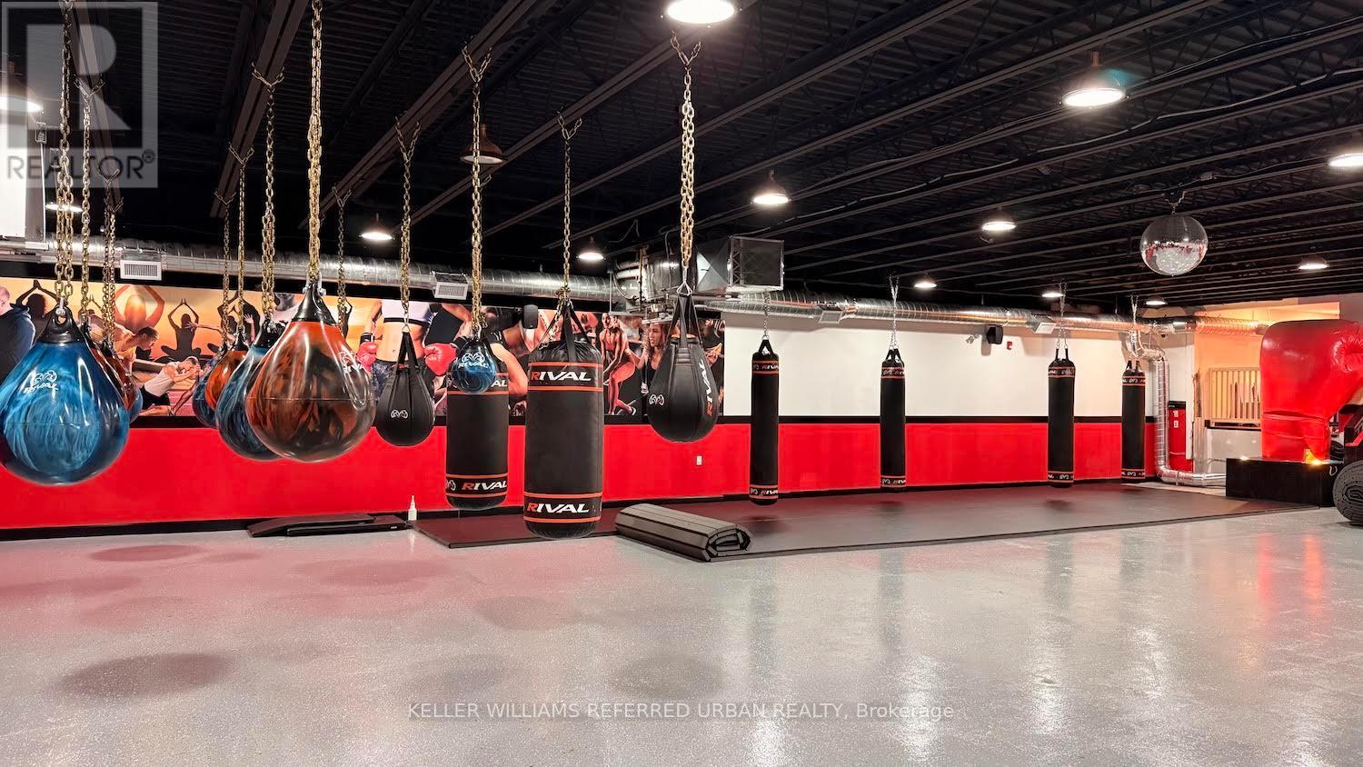 2261 Dundas Street W, Toronto, Ontario  M6R 1X6 - Photo 14 - W12752398