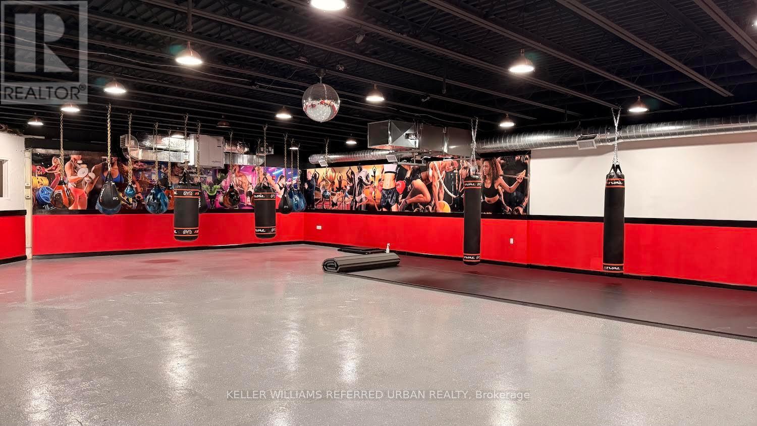 2261 Dundas Street W, Toronto, Ontario  M6R 1X6 - Photo 15 - W12752398