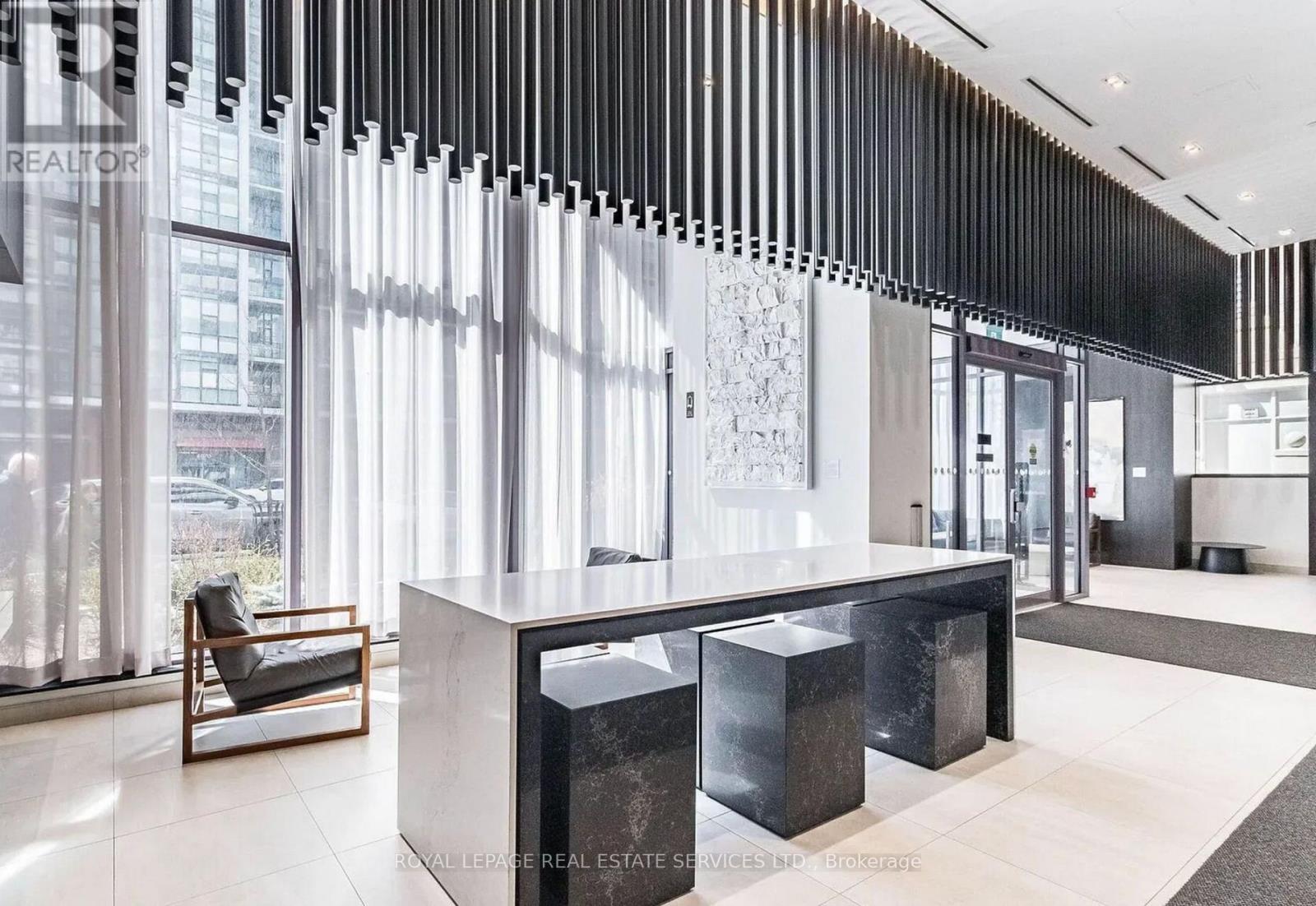 1910 - 4065 Confederation Parkway, Mississauga, Ontario  L5B 0L4 - Photo 13 - W12752408