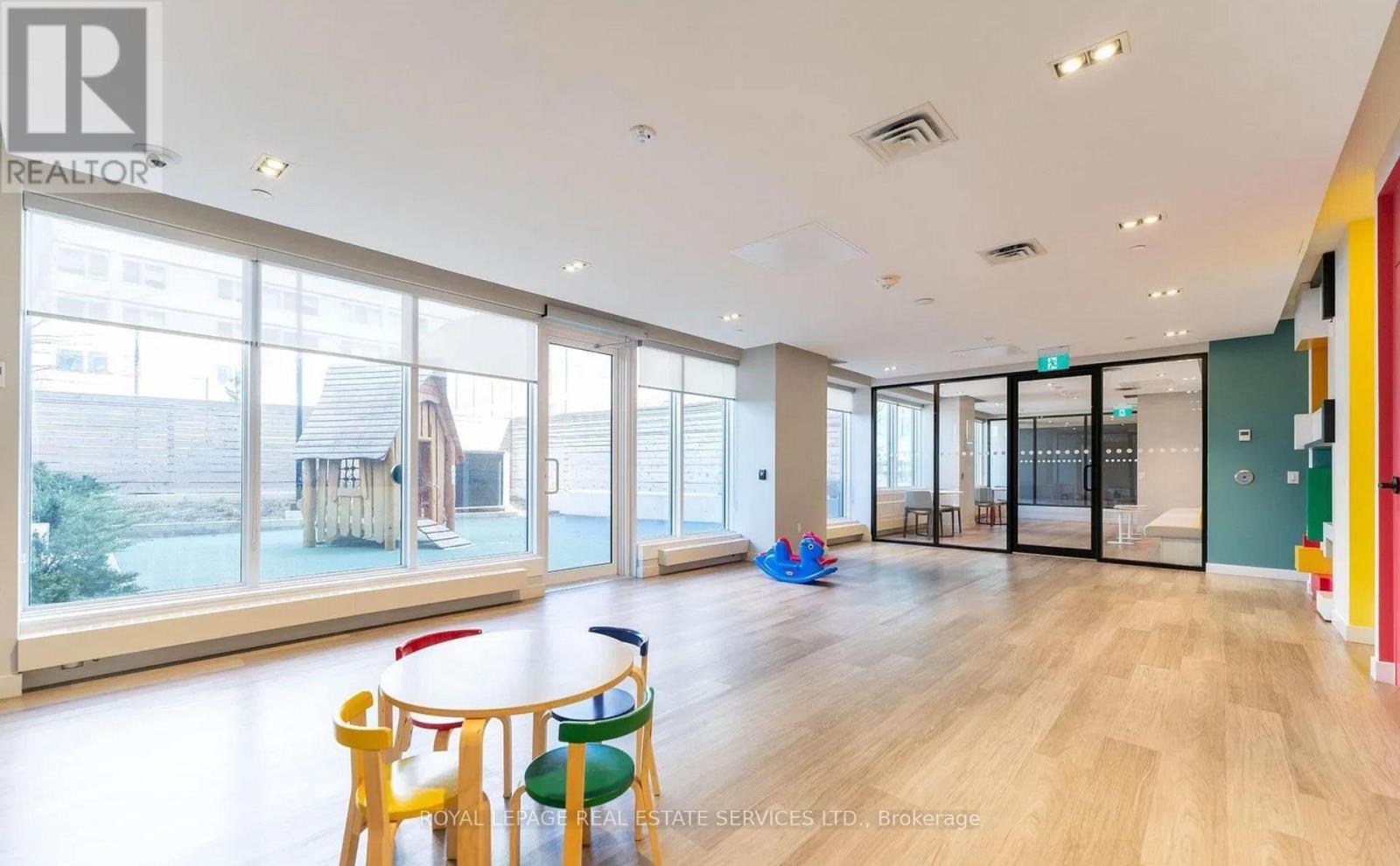 1910 - 4065 Confederation Parkway, Mississauga, Ontario  L5B 0L4 - Photo 14 - W12752408