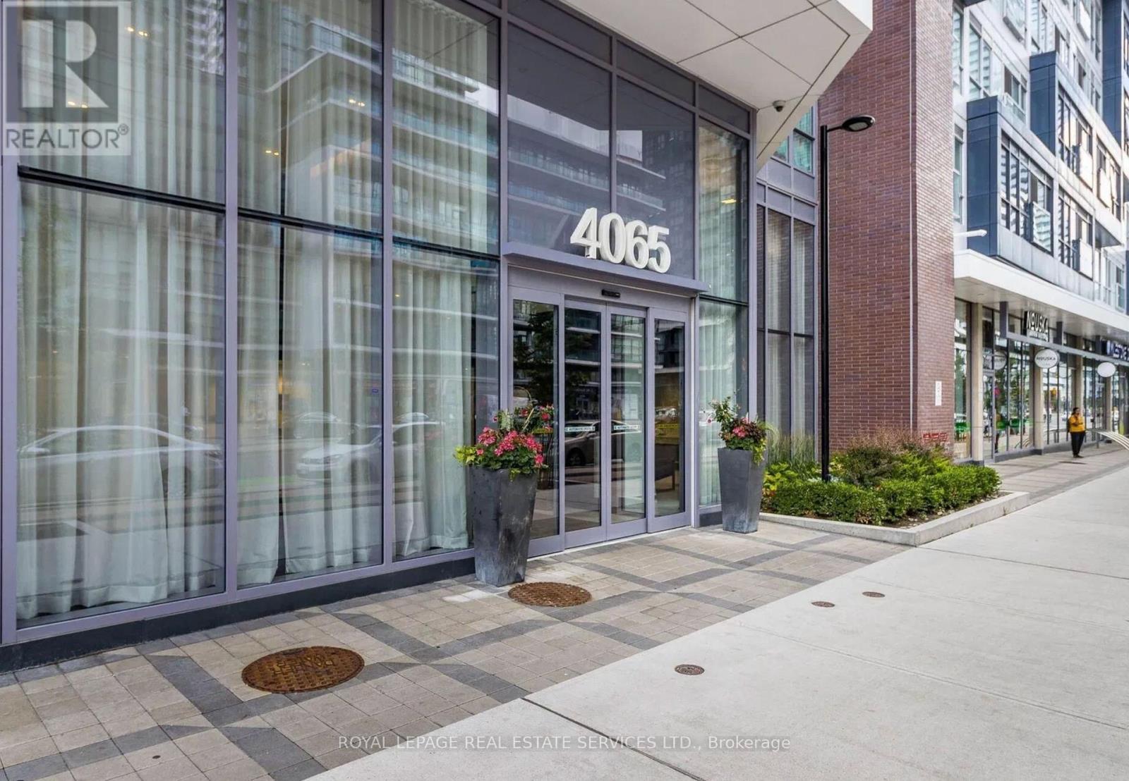 1910 - 4065 Confederation Parkway, Mississauga, Ontario  L5B 0L4 - Photo 2 - W12752408