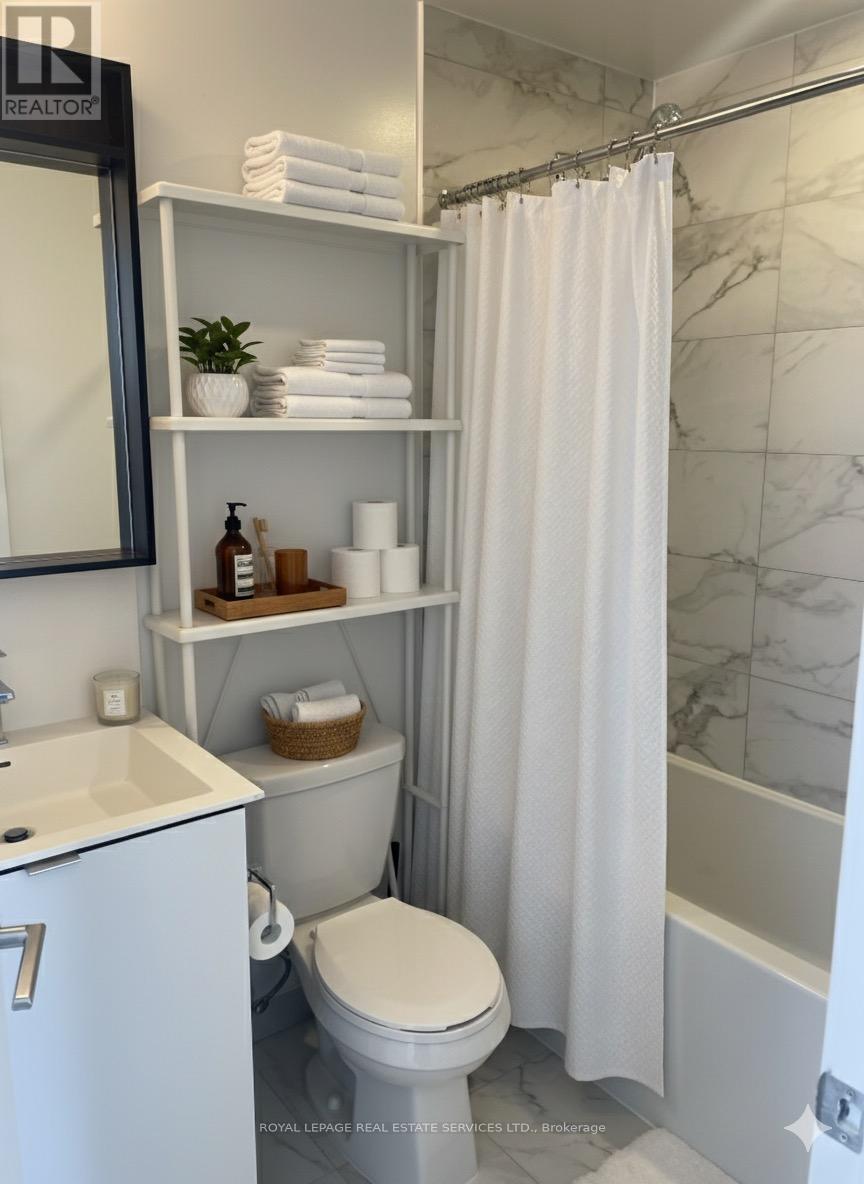 1910 - 4065 Confederation Parkway, Mississauga, Ontario  L5B 0L4 - Photo 4 - W12752408