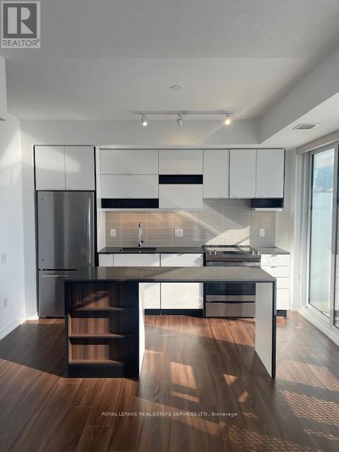 1910 - 4065 Confederation Parkway, Mississauga, Ontario  L5B 0L4 - Photo 9 - W12752408