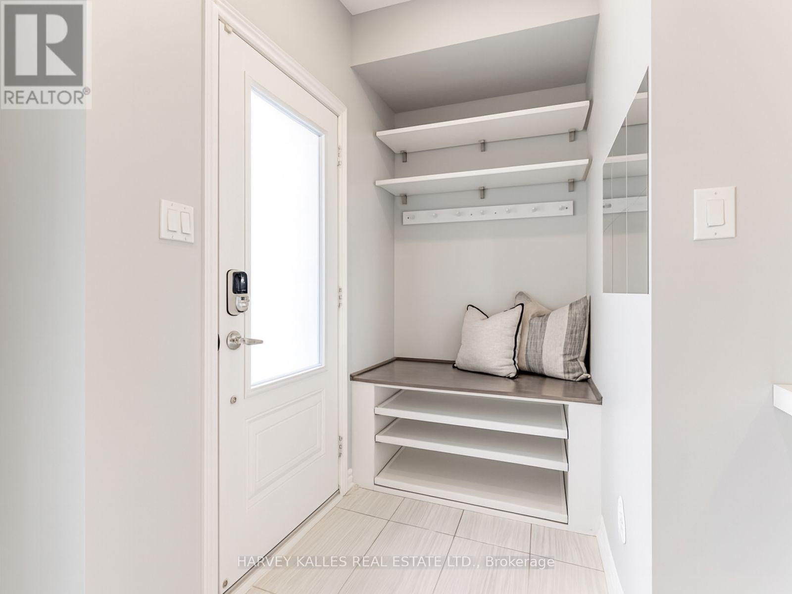 12 - 636 Evans Avenue S, Toronto, Ontario  M8W 0A8 - Photo 2 - W12752410