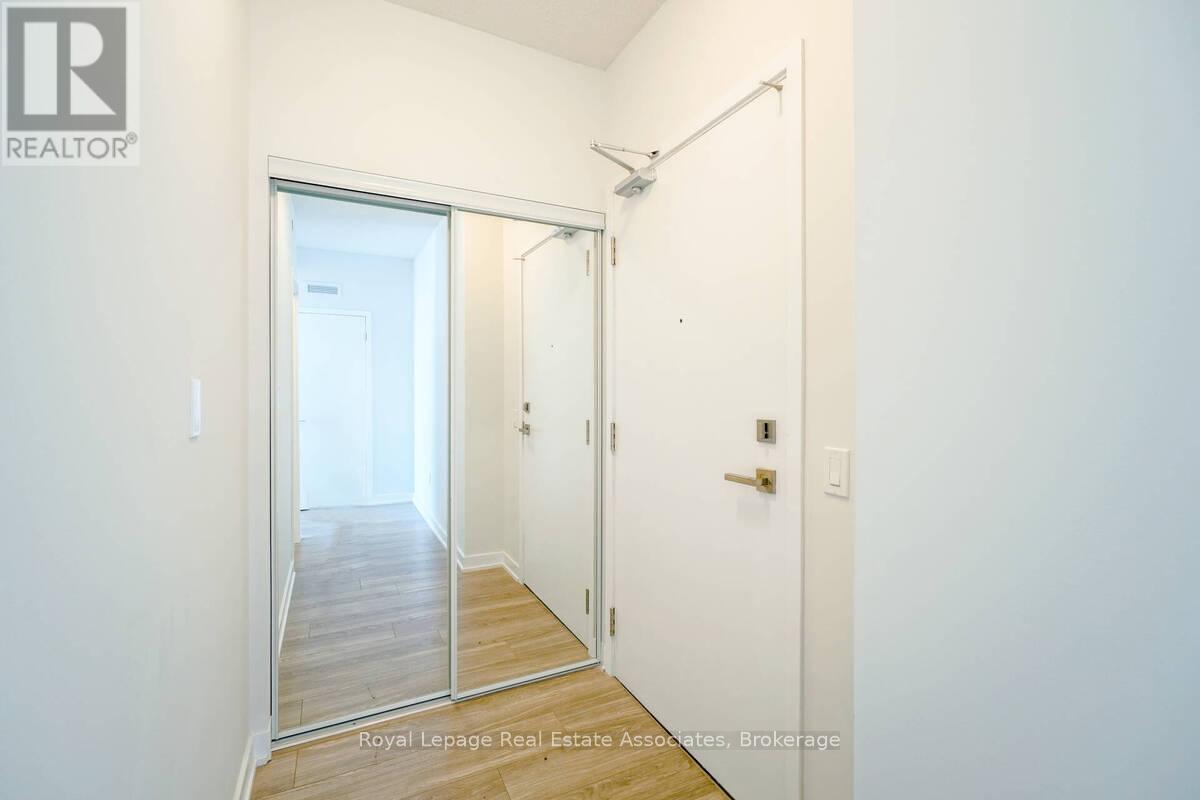 1118 - 4055 Parkside Village Drive, Mississauga, Ontario  L5B 0K8 - Photo 6 - W12752422