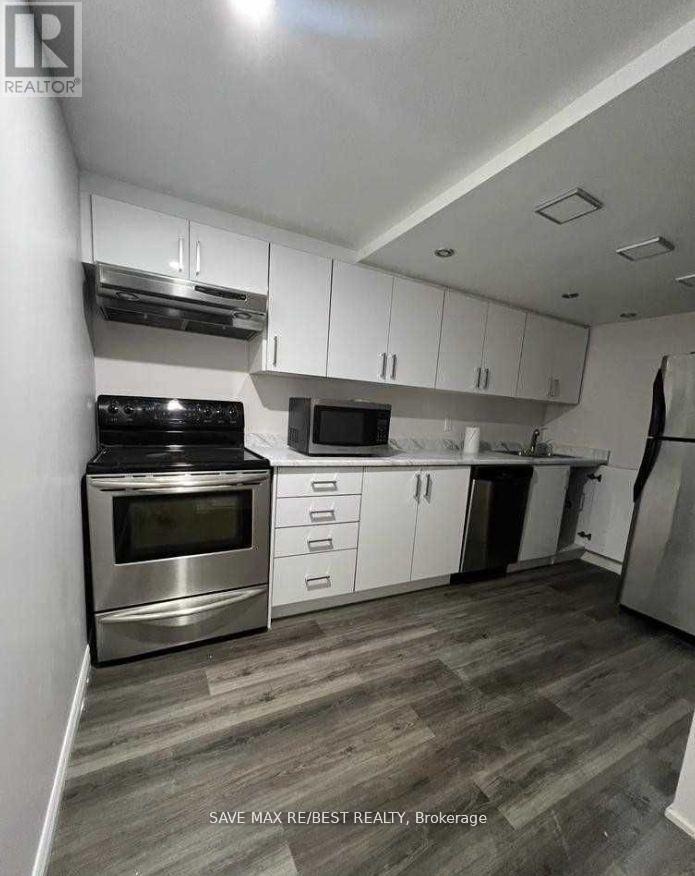 (Bsmt) - 18 Finsbury Drive, Brampton, Ontario  L6T 3P9 - Photo 4 - W12752426