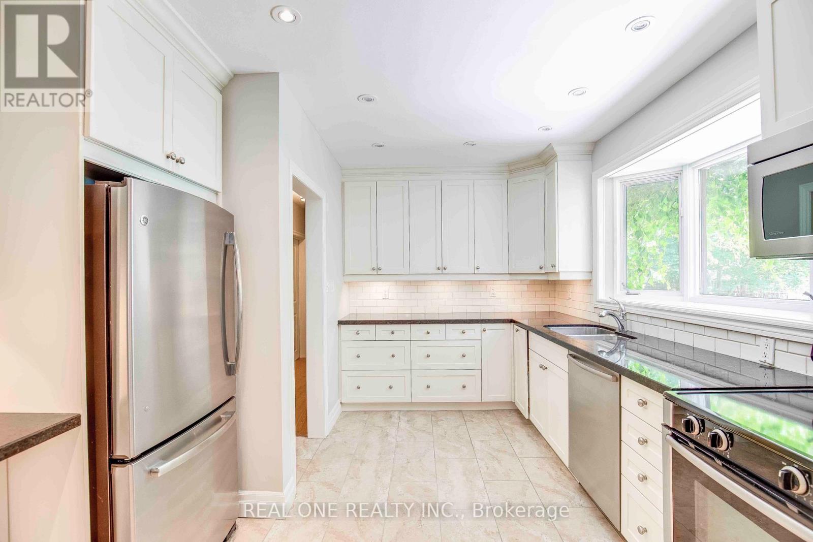 2030 Duncan Road, Oakville, Ontario  L6J 2R7 - Photo 13 - W12752478