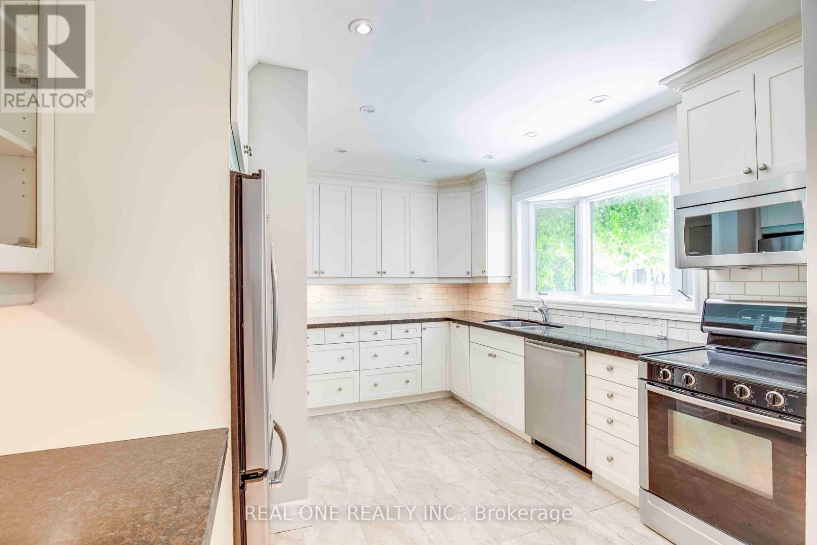 2030 Duncan Road, Oakville, Ontario  L6J 2R7 - Photo 14 - W12752478