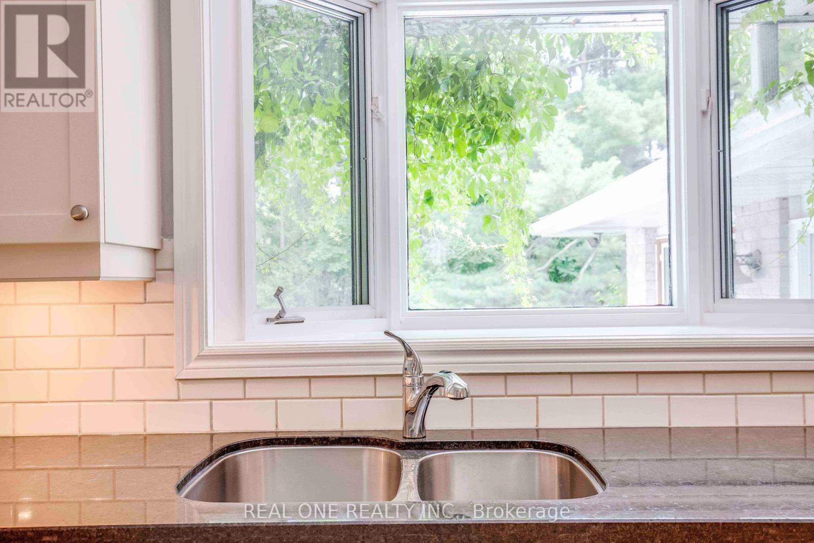 2030 Duncan Road, Oakville, Ontario  L6J 2R7 - Photo 15 - W12752478