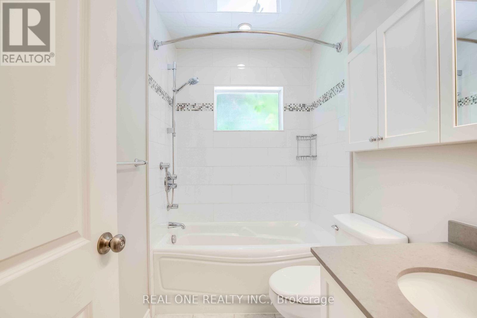 2030 Duncan Road, Oakville, Ontario  L6J 2R7 - Photo 31 - W12752478