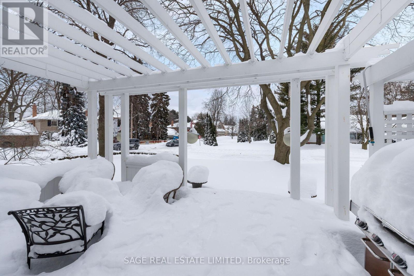 4 Elstree Road, Toronto, Ontario  M9A 3Z1 - Photo 12 - W12752506