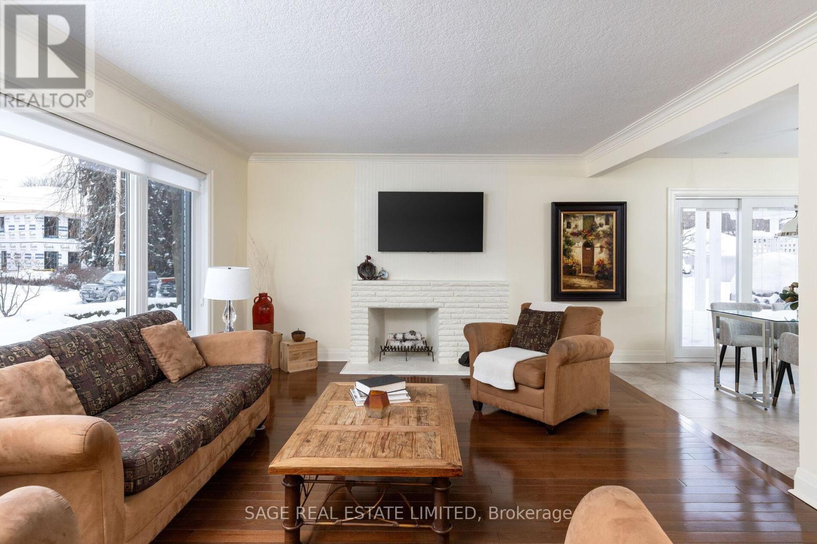 4 Elstree Road, Toronto, Ontario  M9A 3Z1 - Photo 7 - W12752506