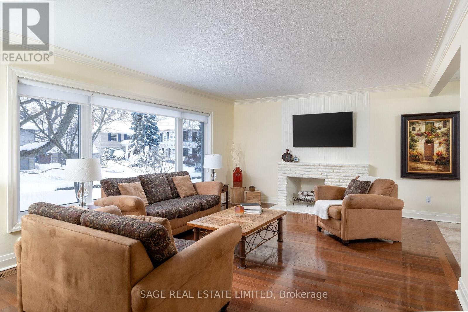 4 Elstree Road, Toronto, Ontario  M9A 3Z1 - Photo 8 - W12752506