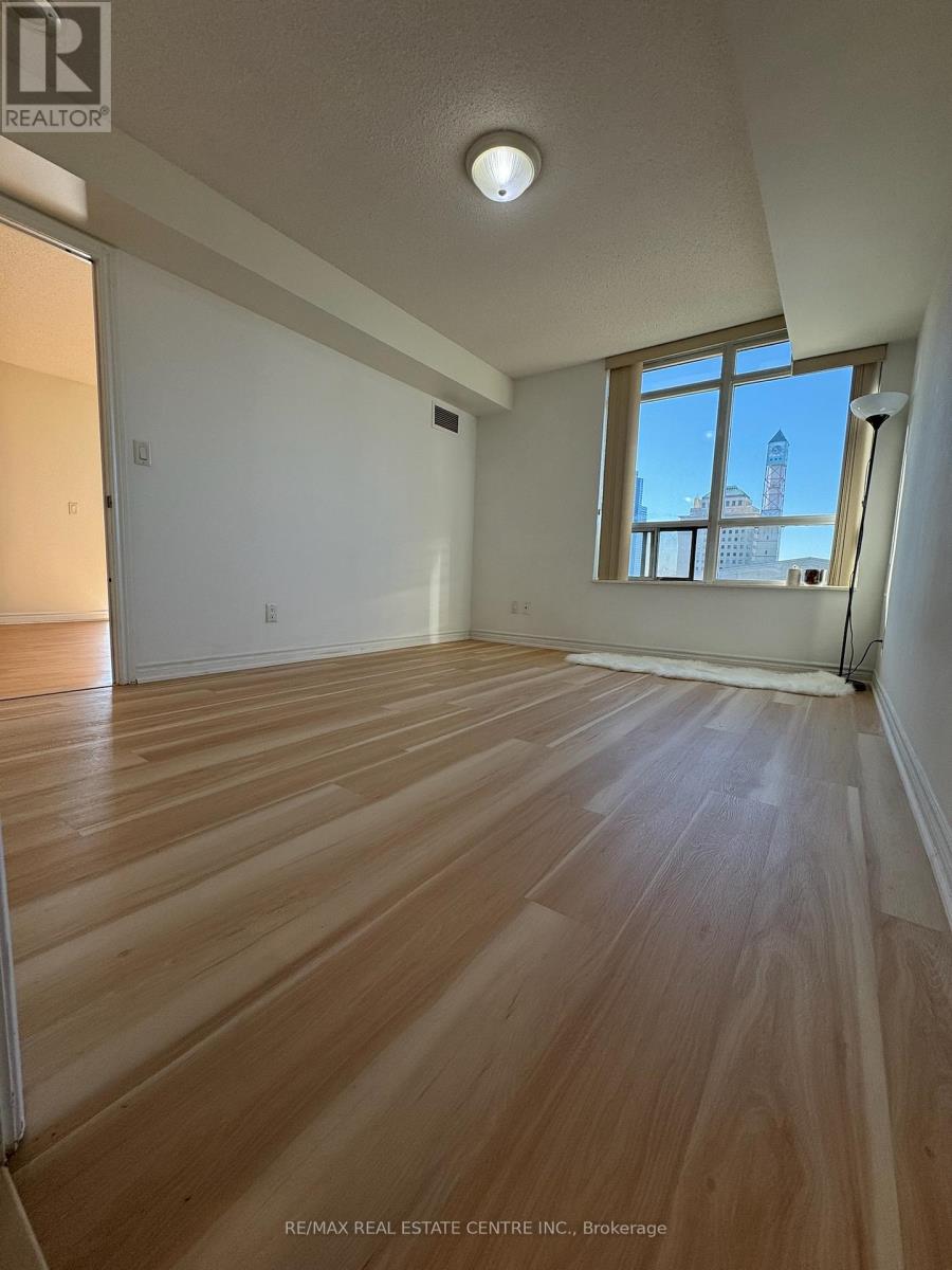 834 - 3888 Duke Of York Blvd Boulevard, Mississauga, Ontario  L5C 1Z5 - Photo 17 - W12752562