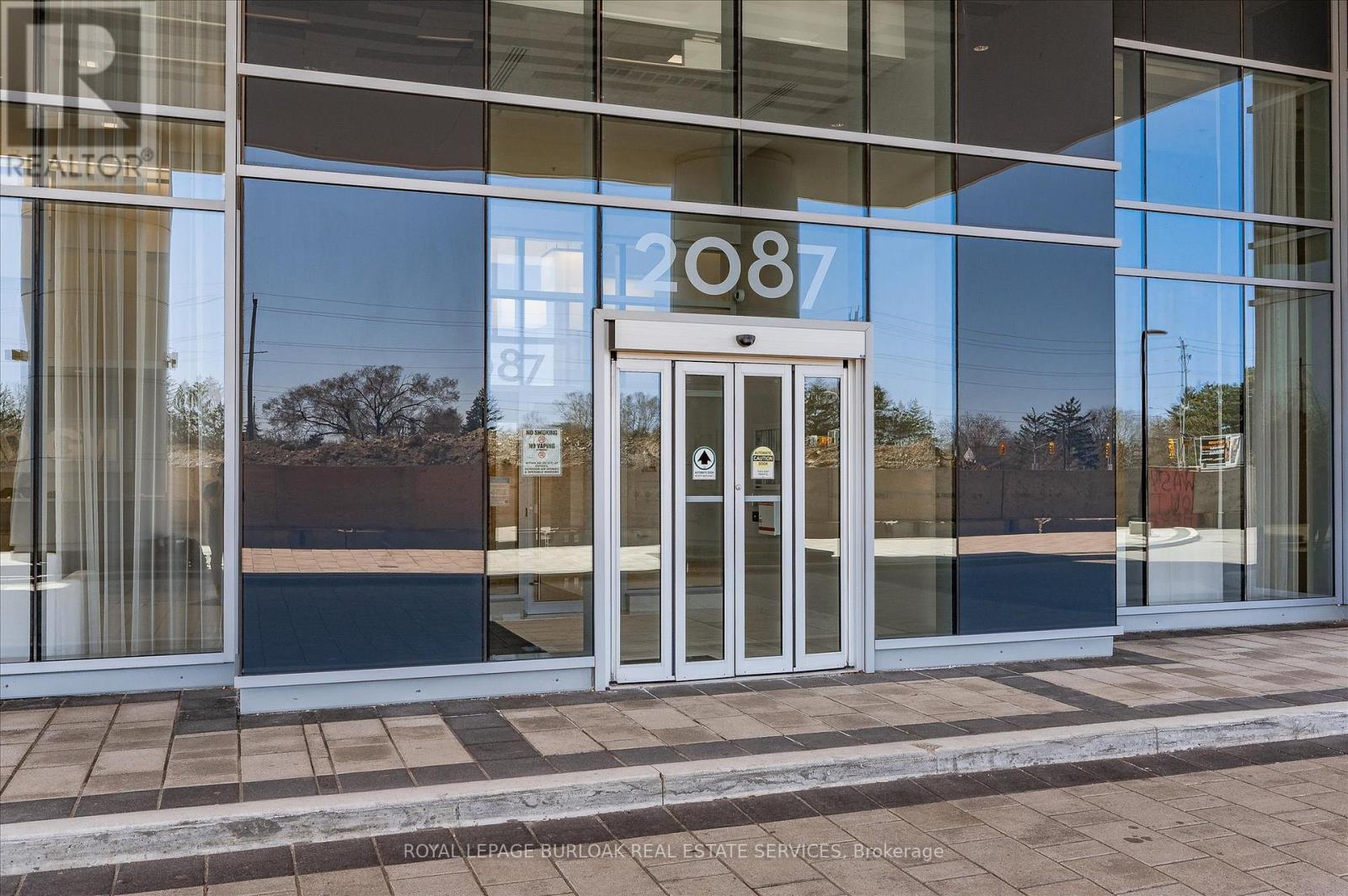 2309 - 2087 Fairview Street, Burlington, Ontario  L7R 0E5 - Photo 4 - W12752564