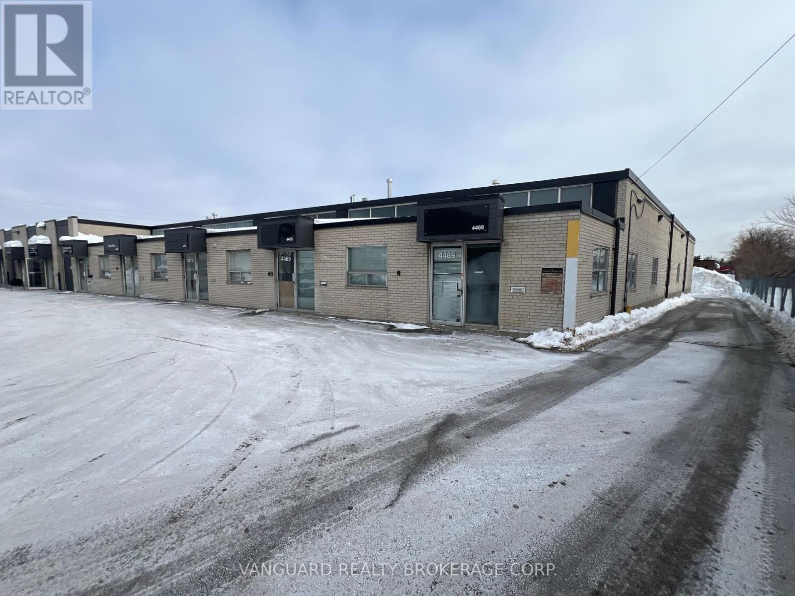 4469-4471 CHESSWOOD DRIVE, Toronto, Ontario