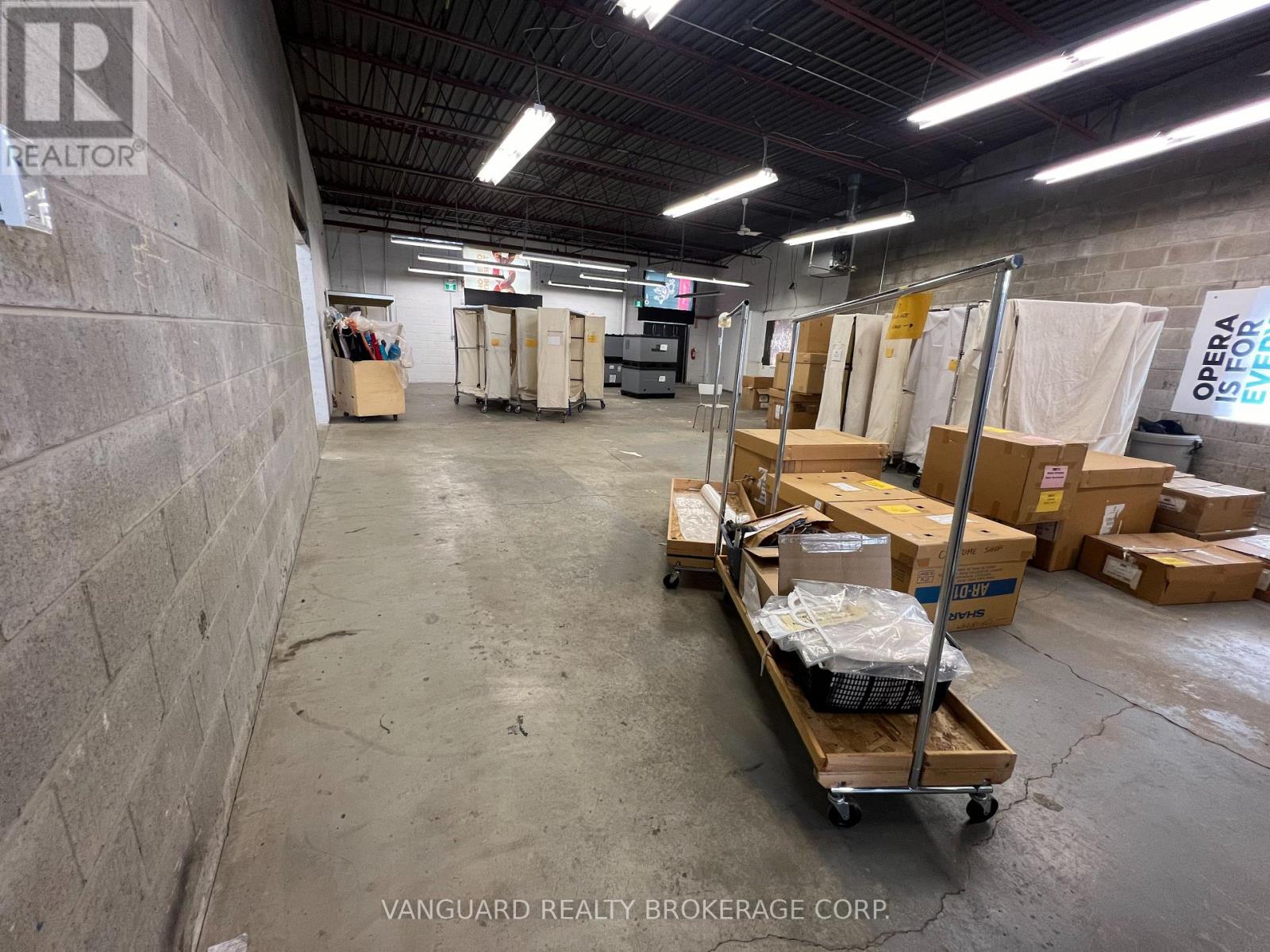 4469-4471 Chesswood Drive, Toronto, Ontario  M3J 2C3 - Photo 10 - W12752626