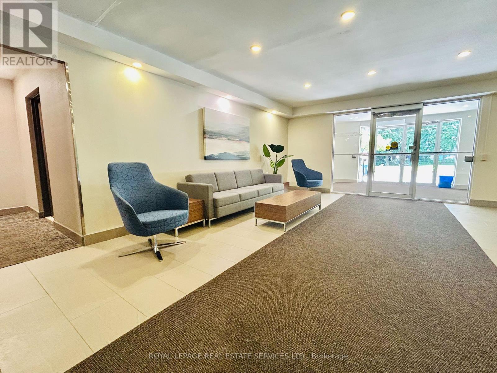 710 - 101 Millside Drive, Milton, Ontario  L9T 3C2 - Photo 3 - W12752630