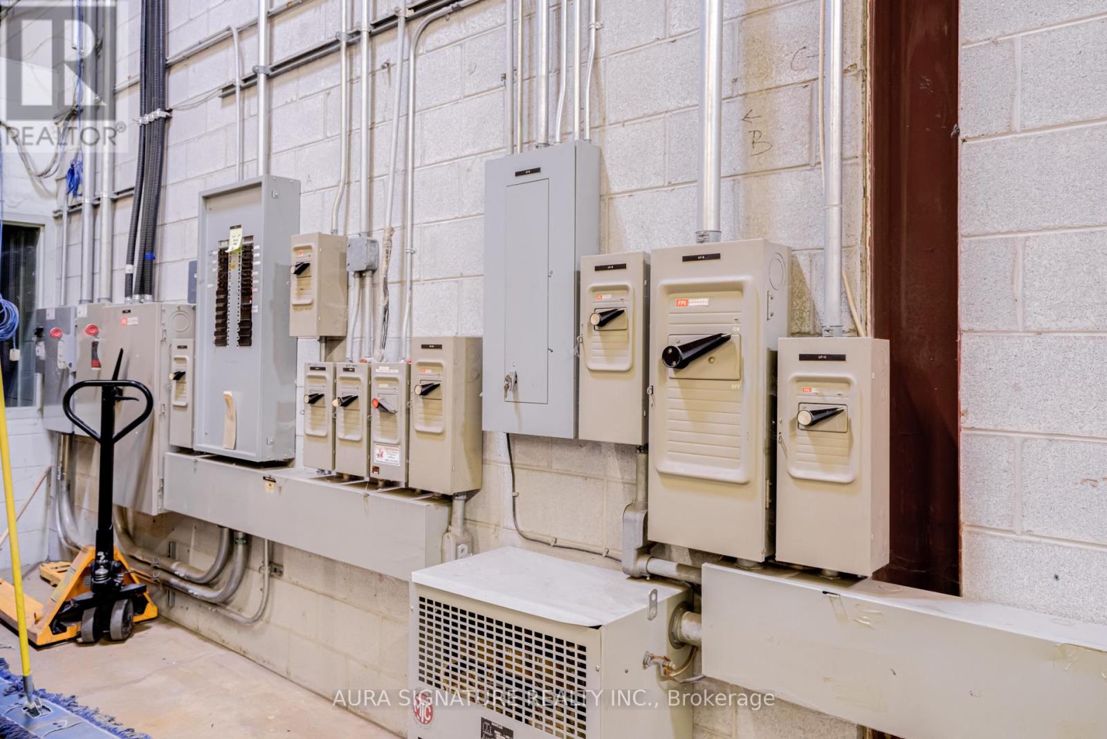 1 - 90 Walker Drive E, Brampton, Ontario  L6T 4H6 - Photo 32 - W12752632