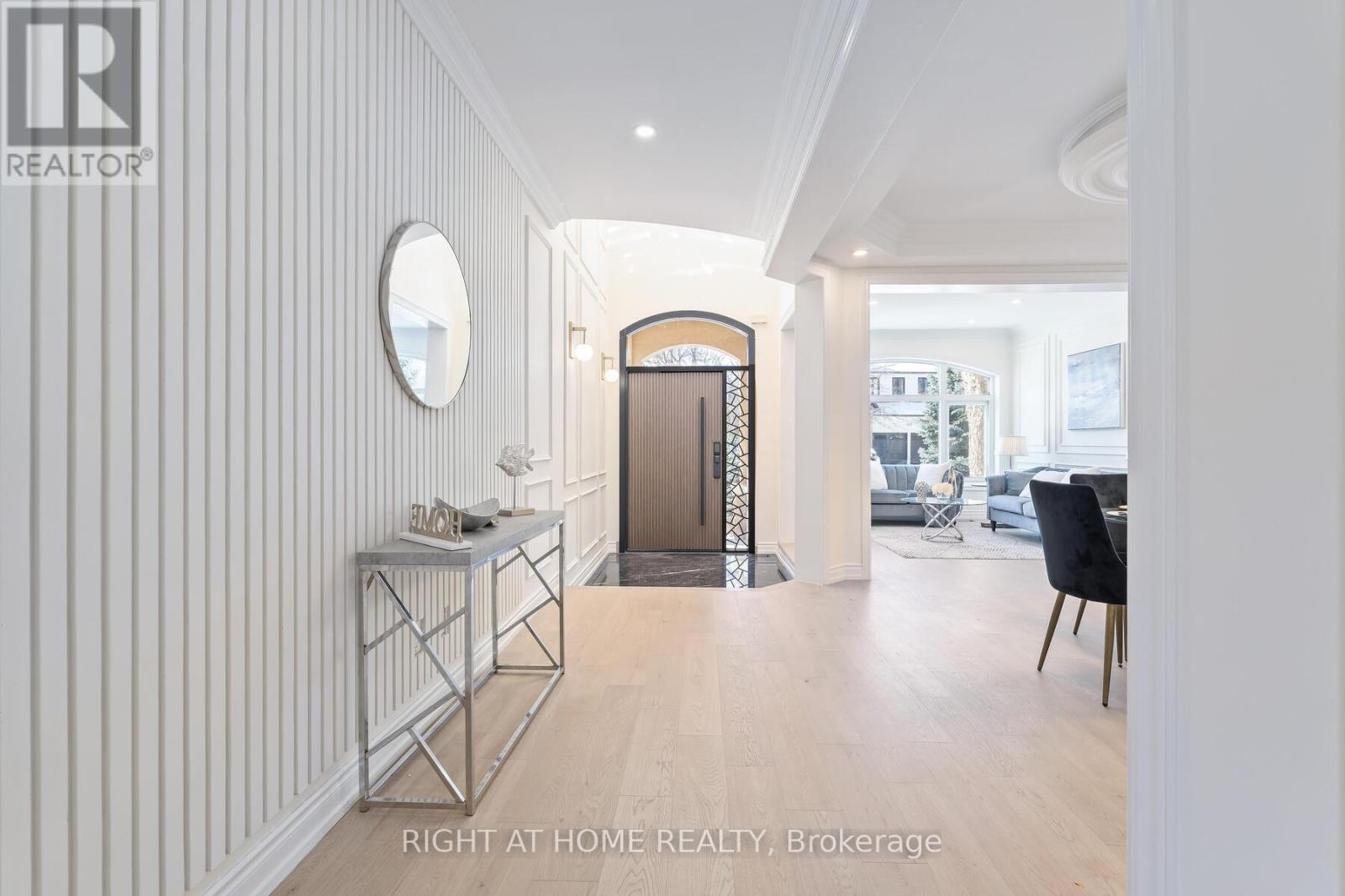 3352 Petrie Way, Oakville, Ontario  L6L 6V8 - Photo 3 - W12752646