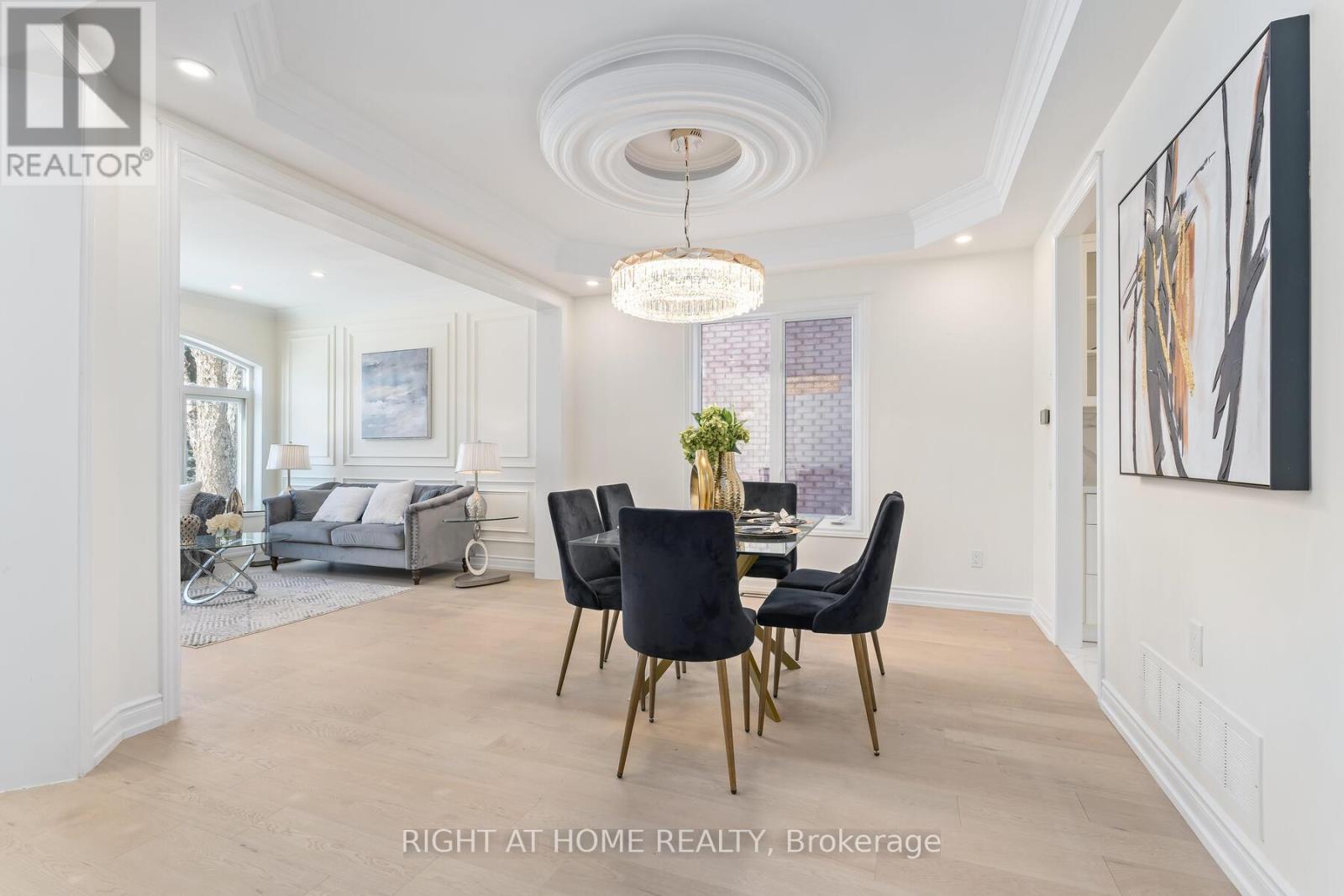 3352 Petrie Way, Oakville, Ontario  L6L 6V8 - Photo 4 - W12752646