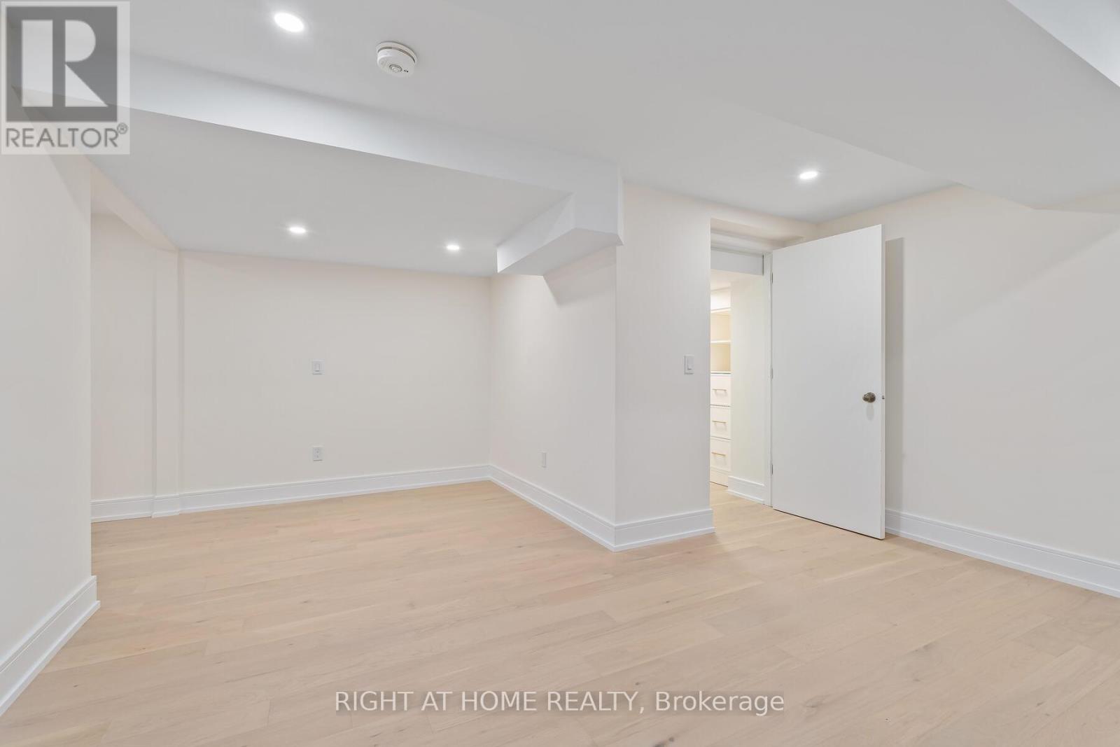 3352 Petrie Way, Oakville, Ontario  L6L 6V8 - Photo 40 - W12752646