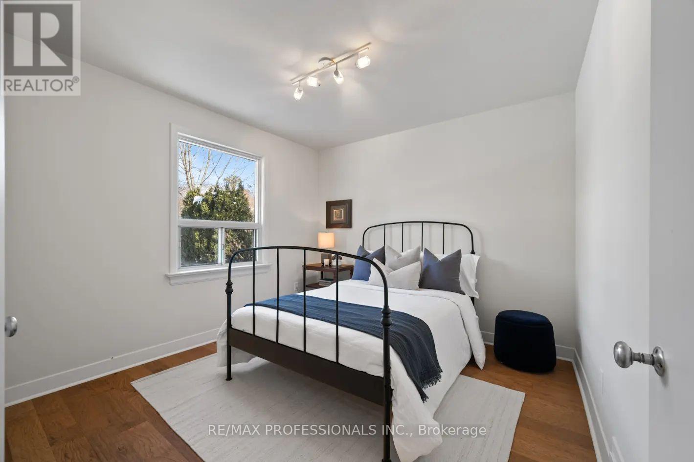 2 Greenmount Court, Toronto, Ontario  M8Y 1Y1 - Photo 16 - W12752670