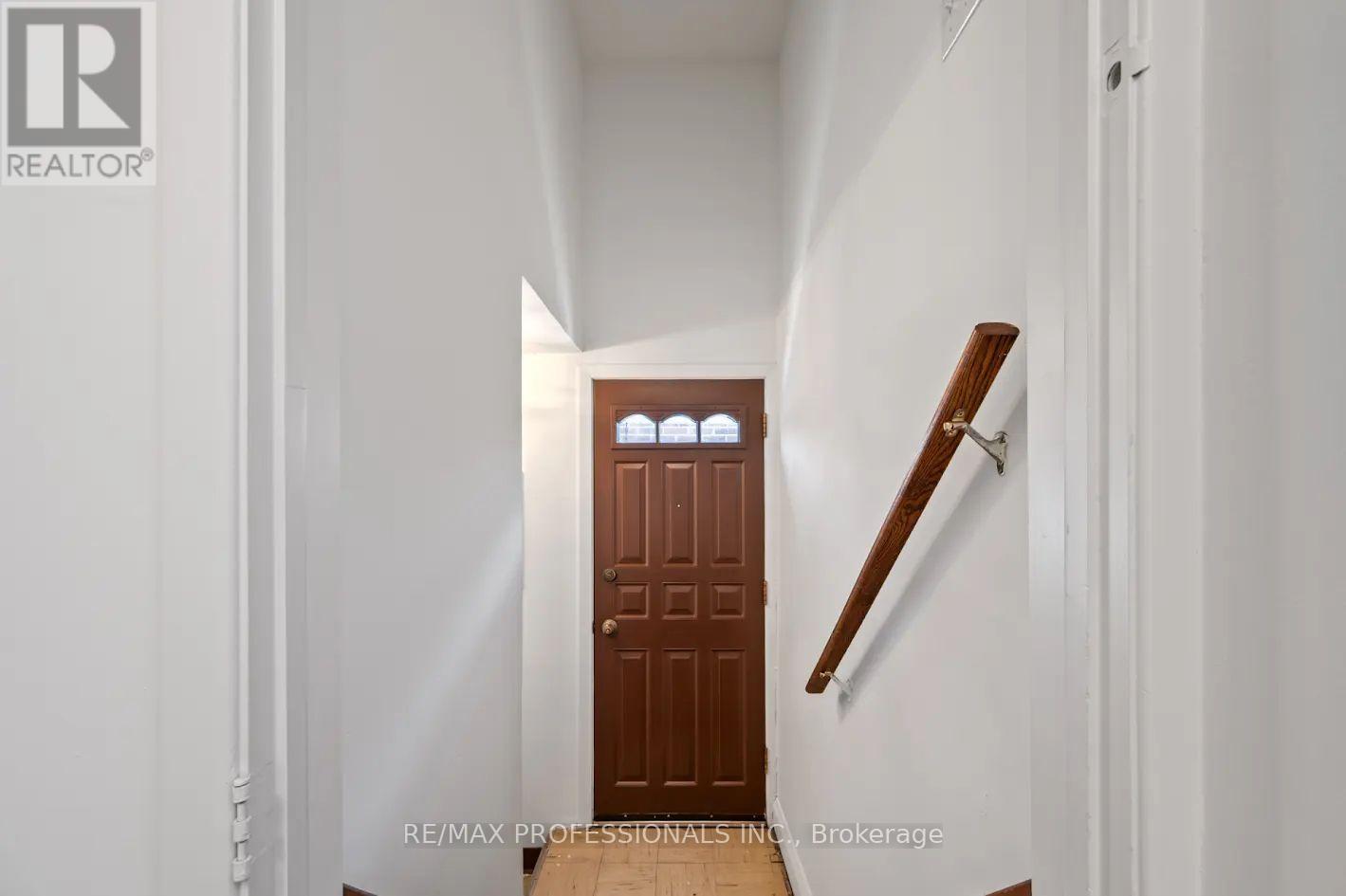 2 Greenmount Court, Toronto, Ontario  M8Y 1Y1 - Photo 23 - W12752670