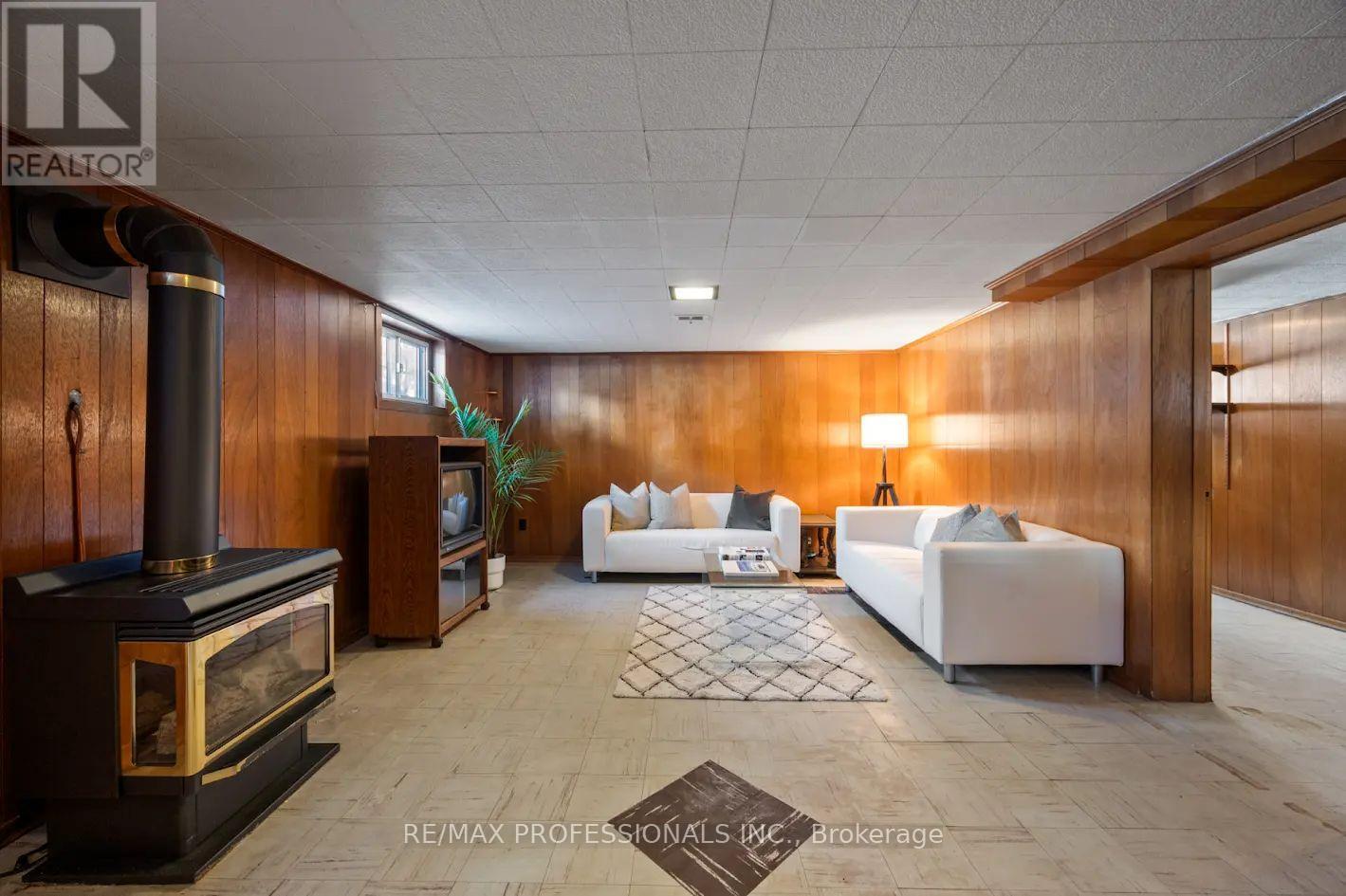 2 Greenmount Court, Toronto, Ontario  M8Y 1Y1 - Photo 25 - W12752670