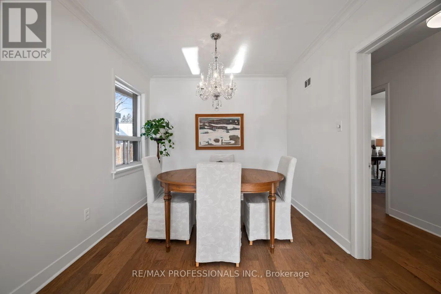 2 Greenmount Court, Toronto, Ontario  M8Y 1Y1 - Photo 9 - W12752670