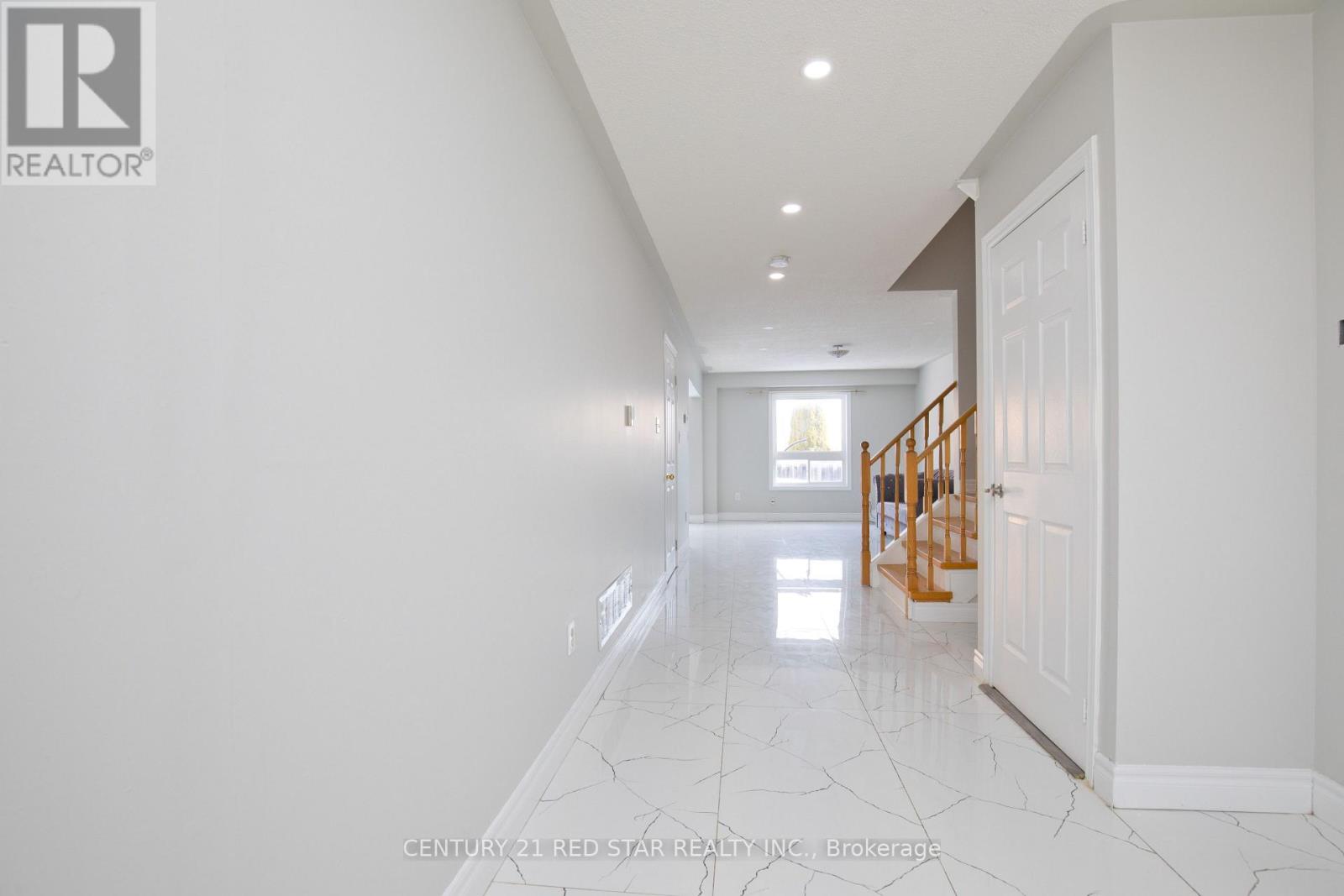 3 Deforest Drive, Brampton, Ontario  L7A 2Y3 - Photo 9 - W12752704