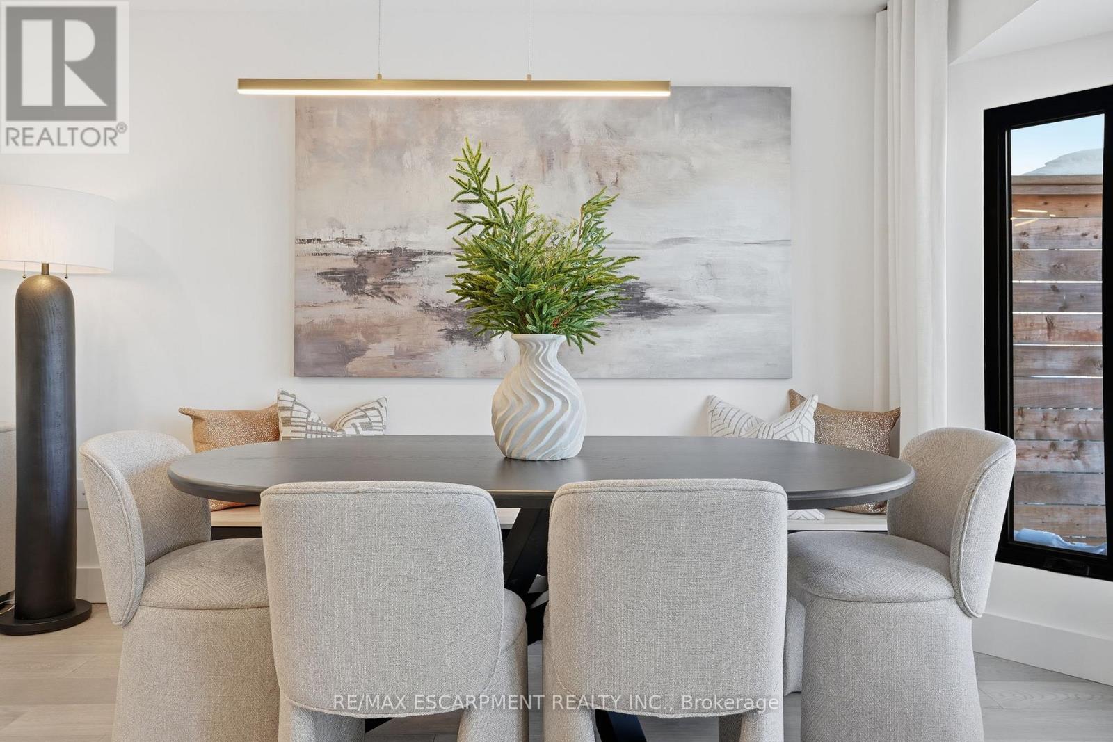 1311 Treeland Street, Burlington, Ontario  L7R 3T5 - Photo 10 - W12752708