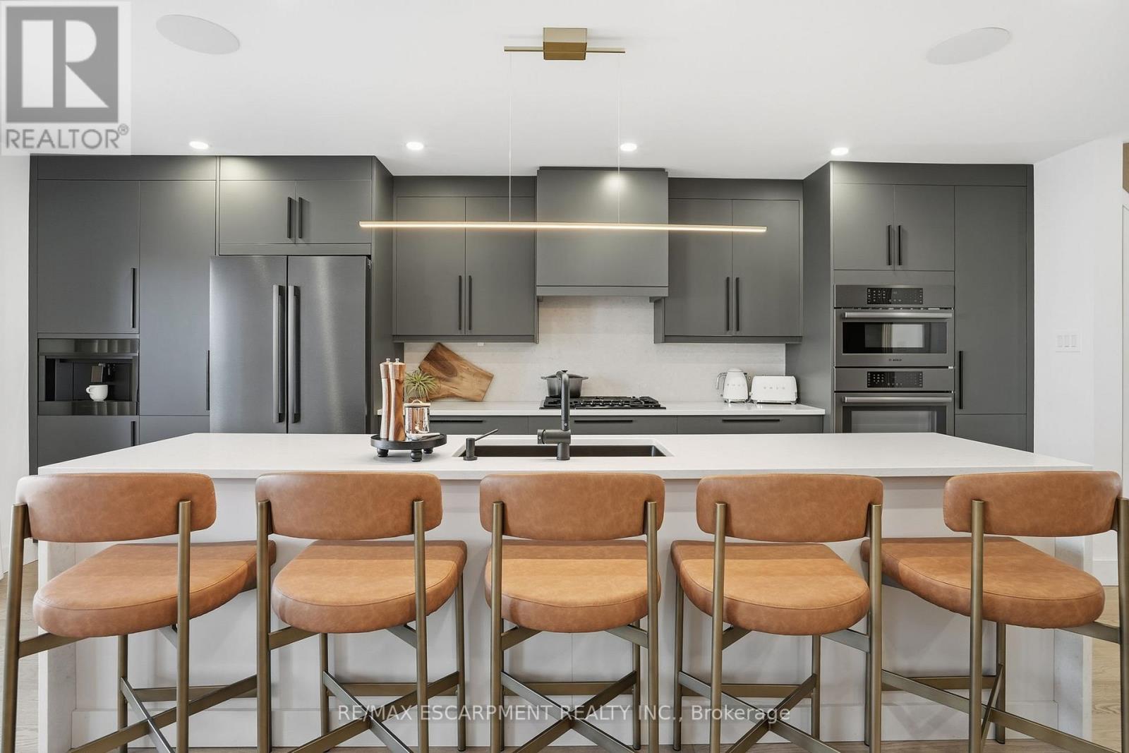 1311 Treeland Street, Burlington, Ontario  L7R 3T5 - Photo 12 - W12752708