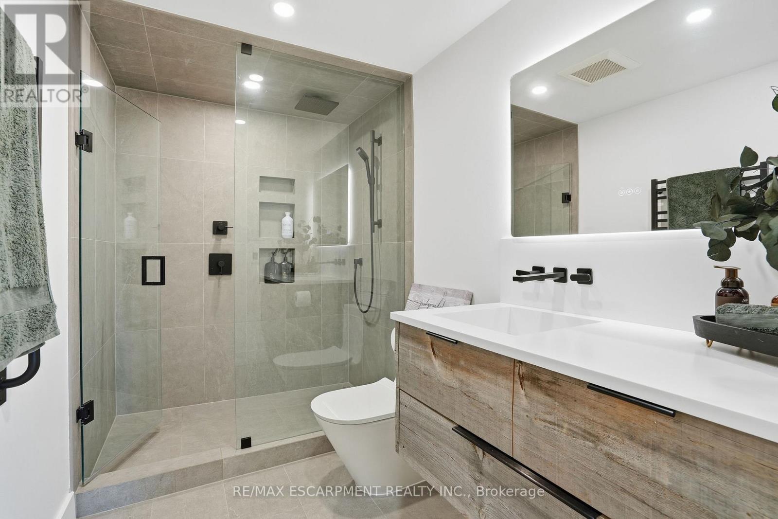 1311 Treeland Street, Burlington, Ontario  L7R 3T5 - Photo 22 - W12752708