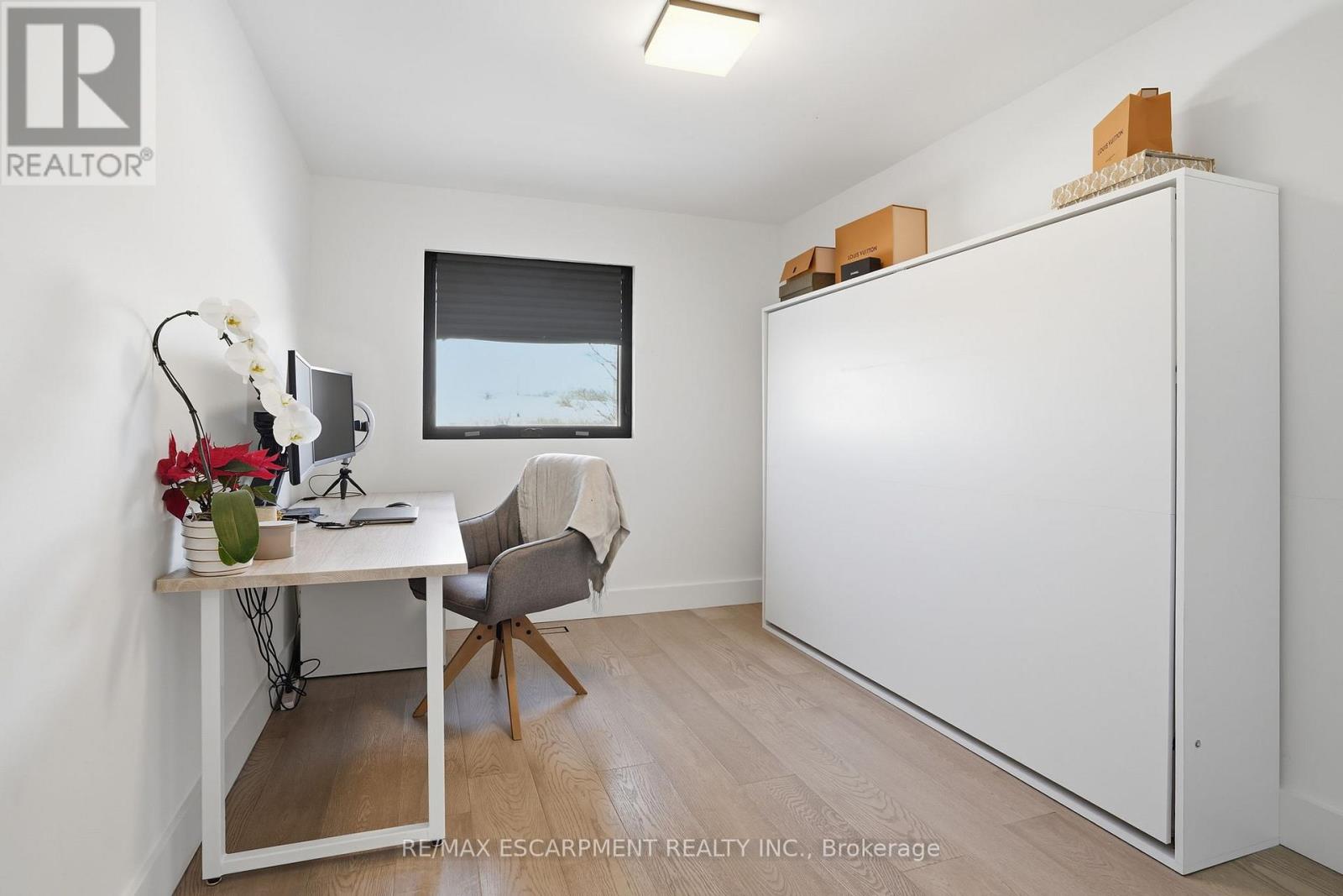 1311 Treeland Street, Burlington, Ontario  L7R 3T5 - Photo 24 - W12752708