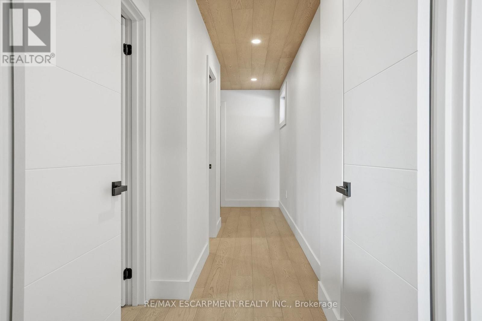 1311 Treeland Street, Burlington, Ontario  L7R 3T5 - Photo 25 - W12752708