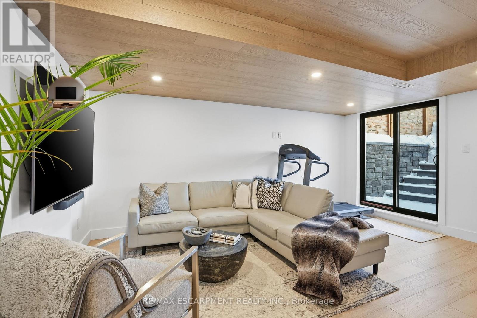 1311 Treeland Street, Burlington, Ontario  L7R 3T5 - Photo 30 - W12752708