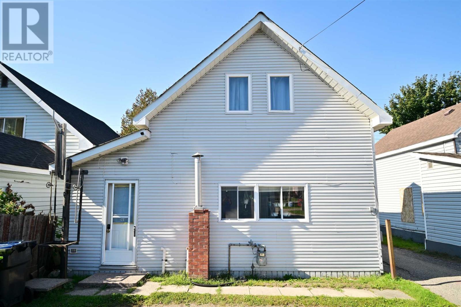 28 Blucher St, Sault Ste Marie, Ontario  P6A 2V4 - Photo 2 - SM252874